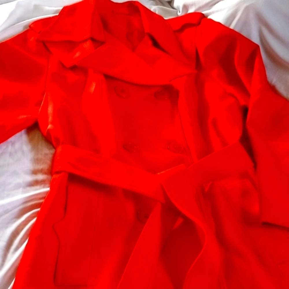 Beautiful Red vintage coat /W belt *Sassy*